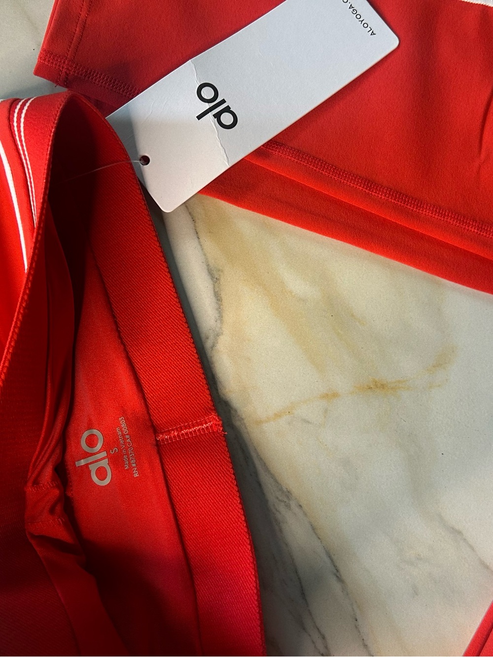ALO Yoga Red Sports Bra & Leggings Set with White Piping - Picture 3 of 4